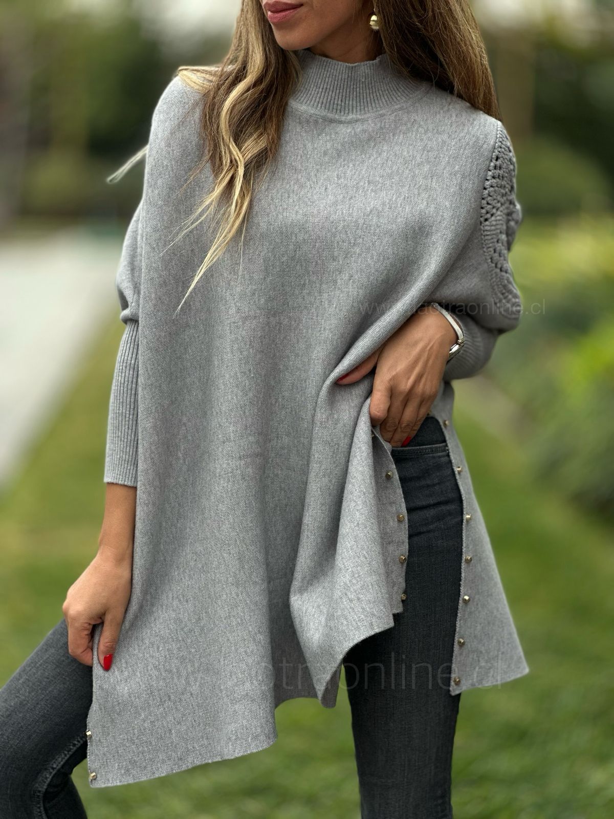 Sweater Tachitas tejido gris