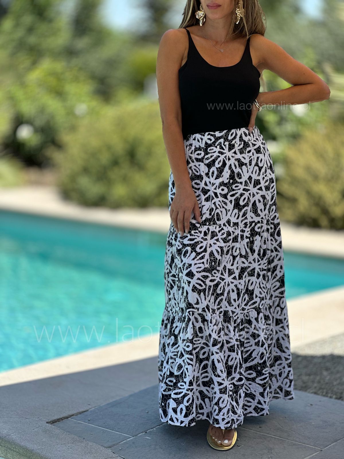 Falda Bordada Sol negro
