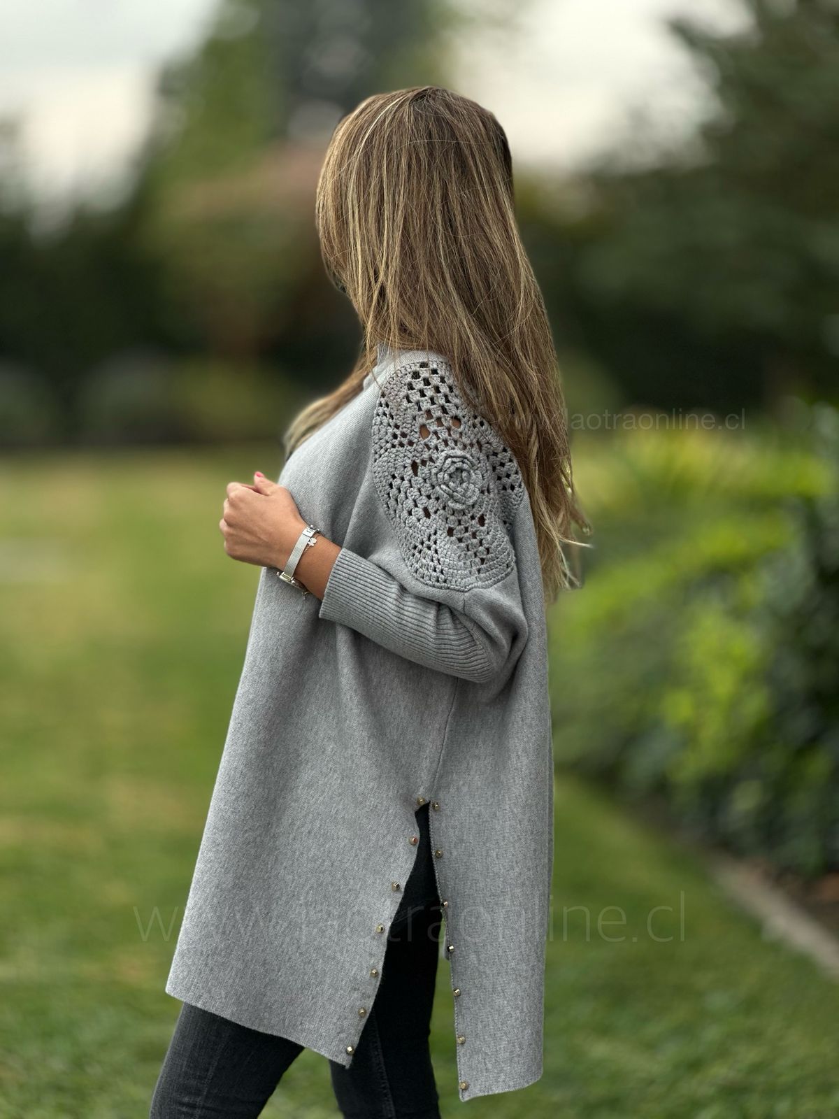 Sweater Tachitas tejido gris