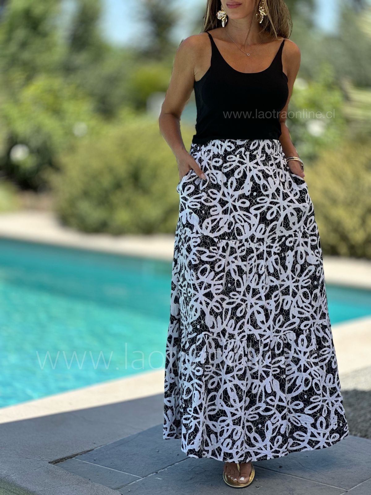 Falda Bordada Sol negro