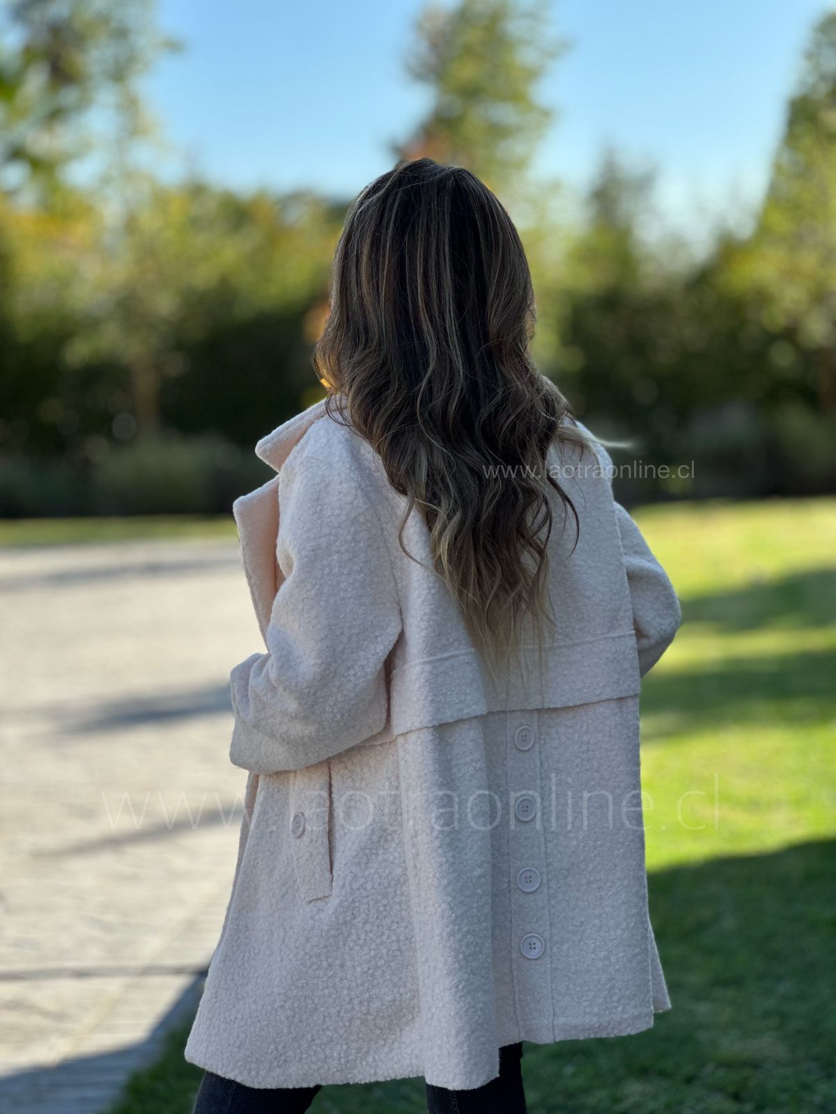 Abrigo Bouclé espalda botones crema