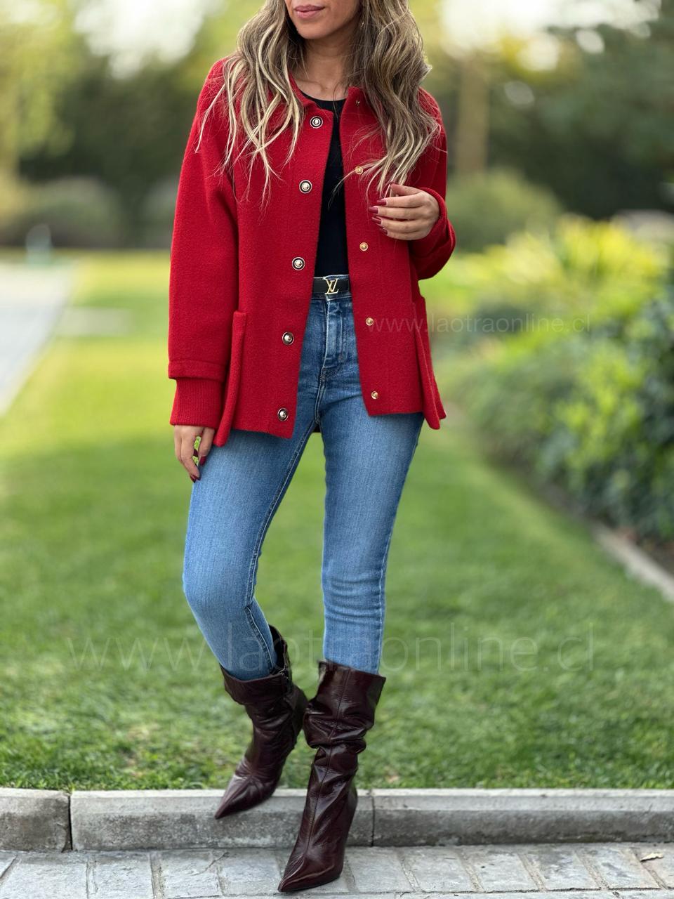 Abrigo El Carmen rojo