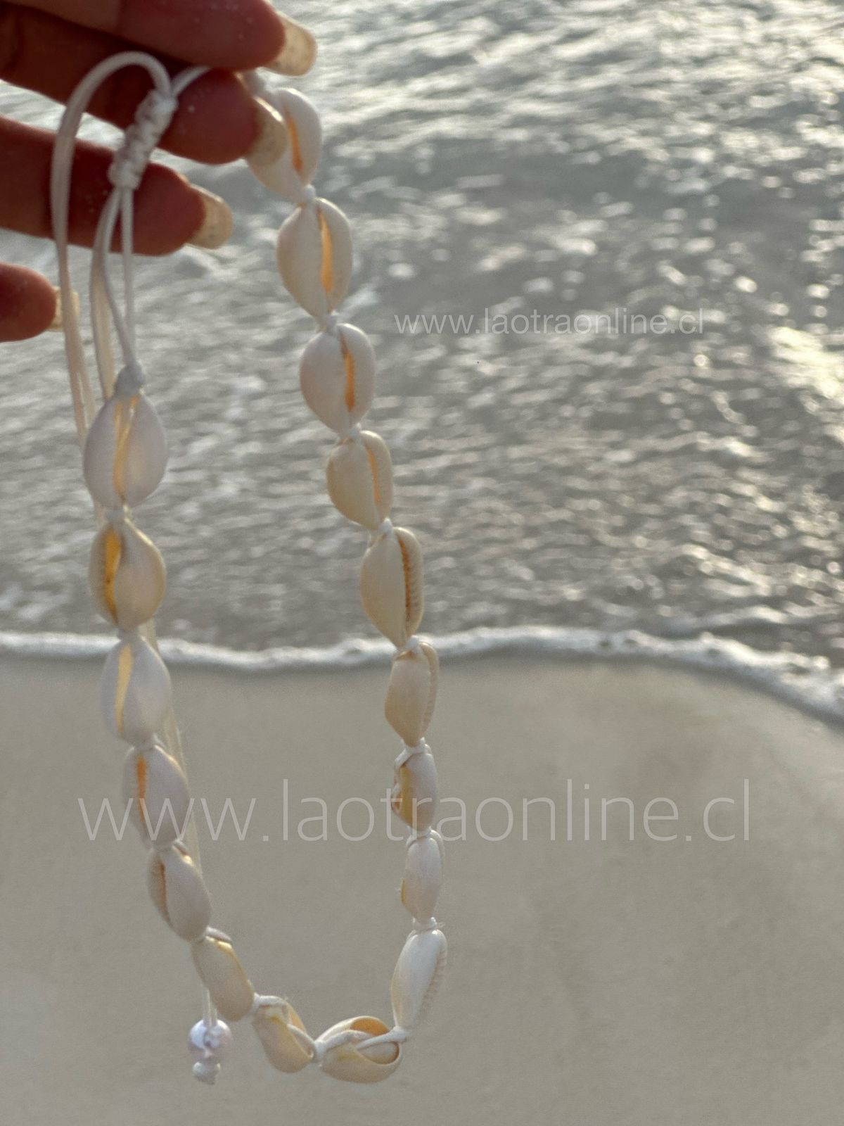Collar Conchitas crema