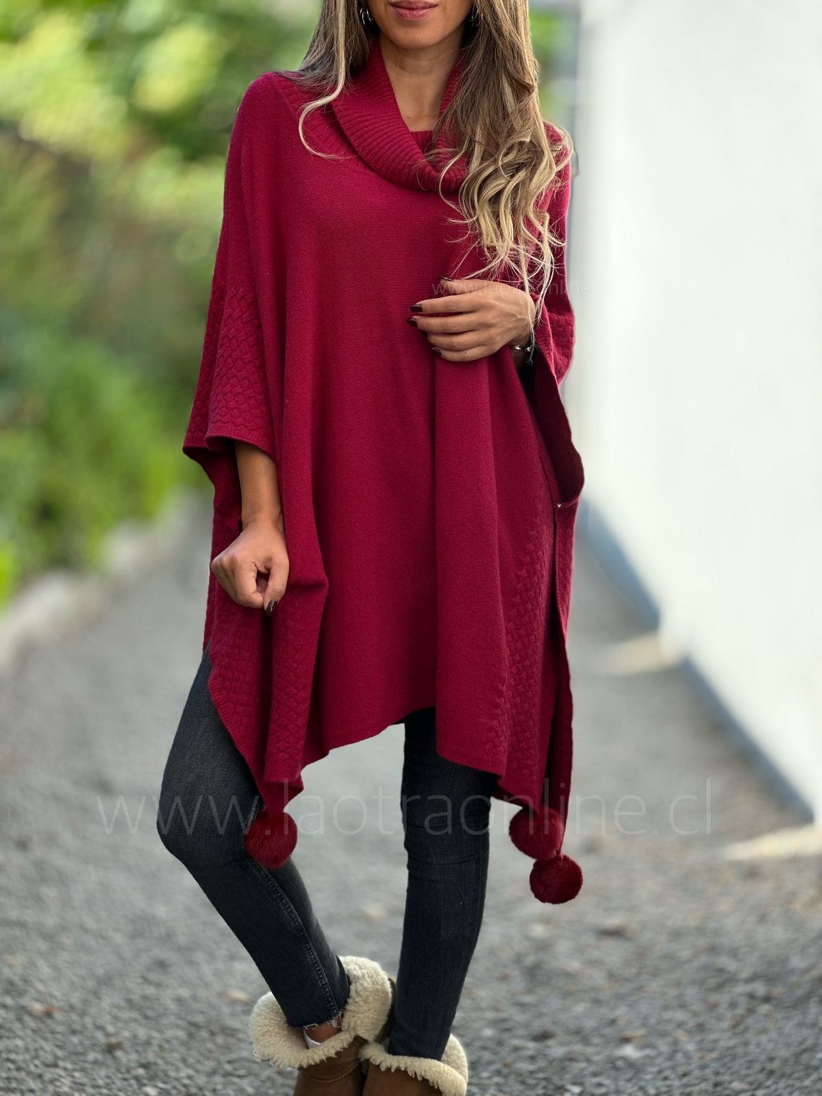 Poncho Pompón guinda