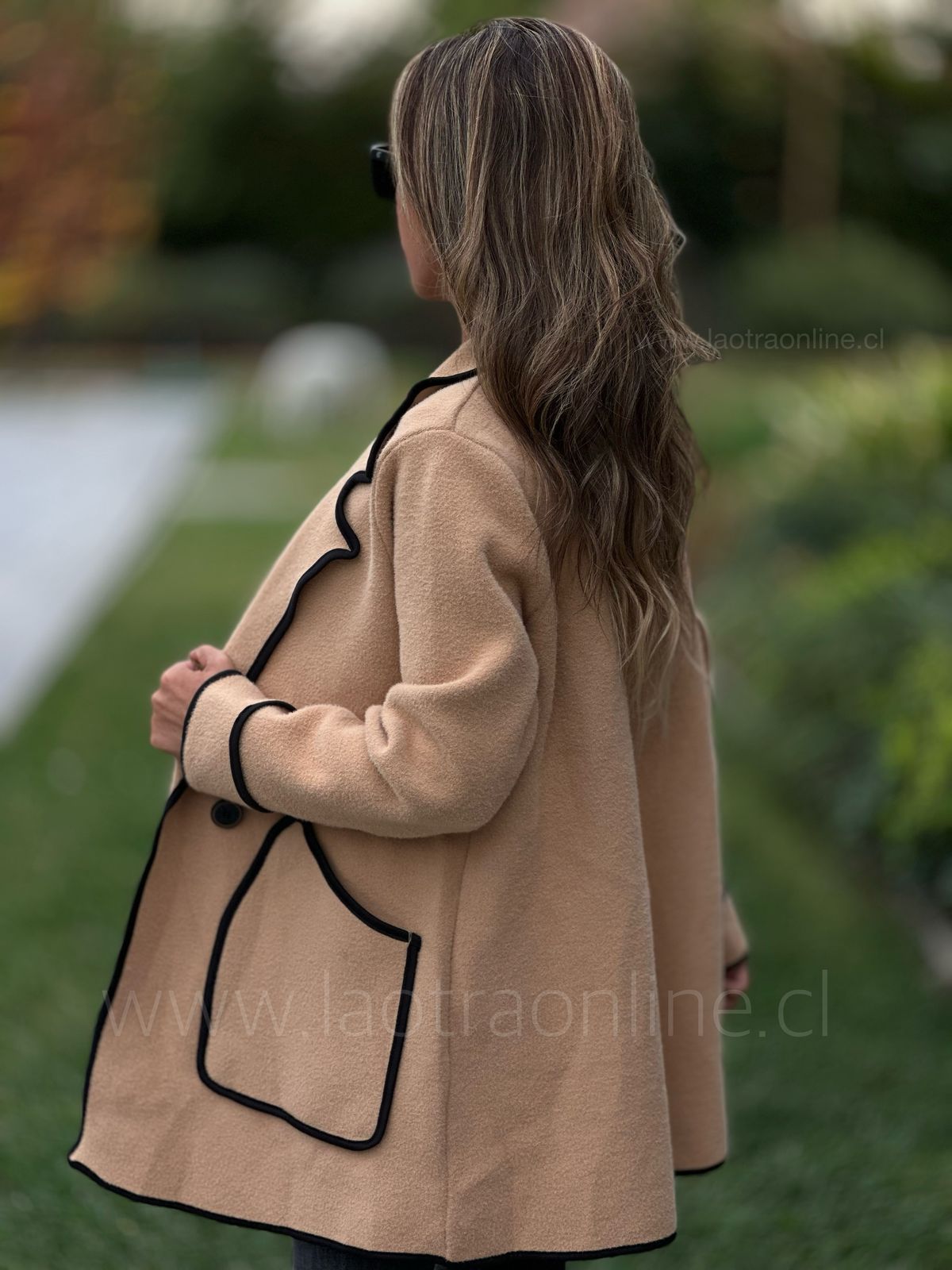 Abrigo Ribetes camel