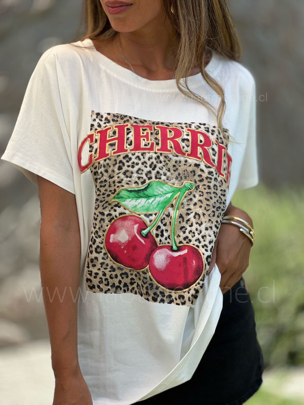 Polera Cherry blanco