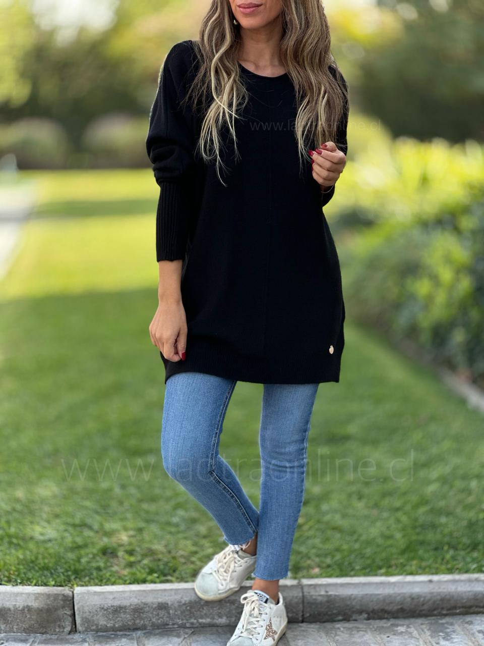 Sweater Camelia negro